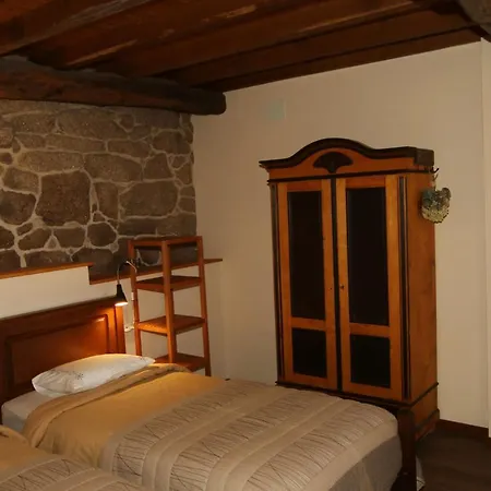 Bed & Breakfast Pazo De Chaioso Ribeira Sacra 4*