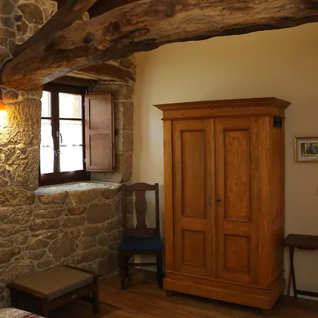 Pazo De Chaioso Ribeira Sacra Alojamento de Acomodação e Pequeno-almoço 4*