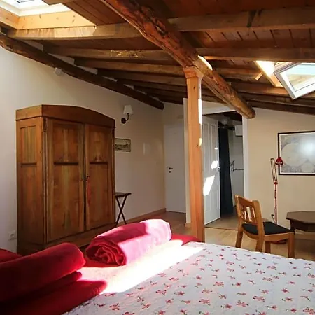 Pazo De Chaioso Ribeira Sacra Bed & Breakfast 4*