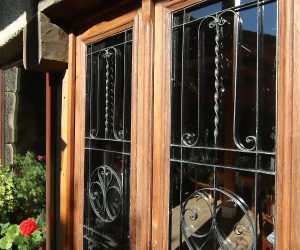 Pazo De Chaioso Ribeira Sacra Bed & Breakfast 4*